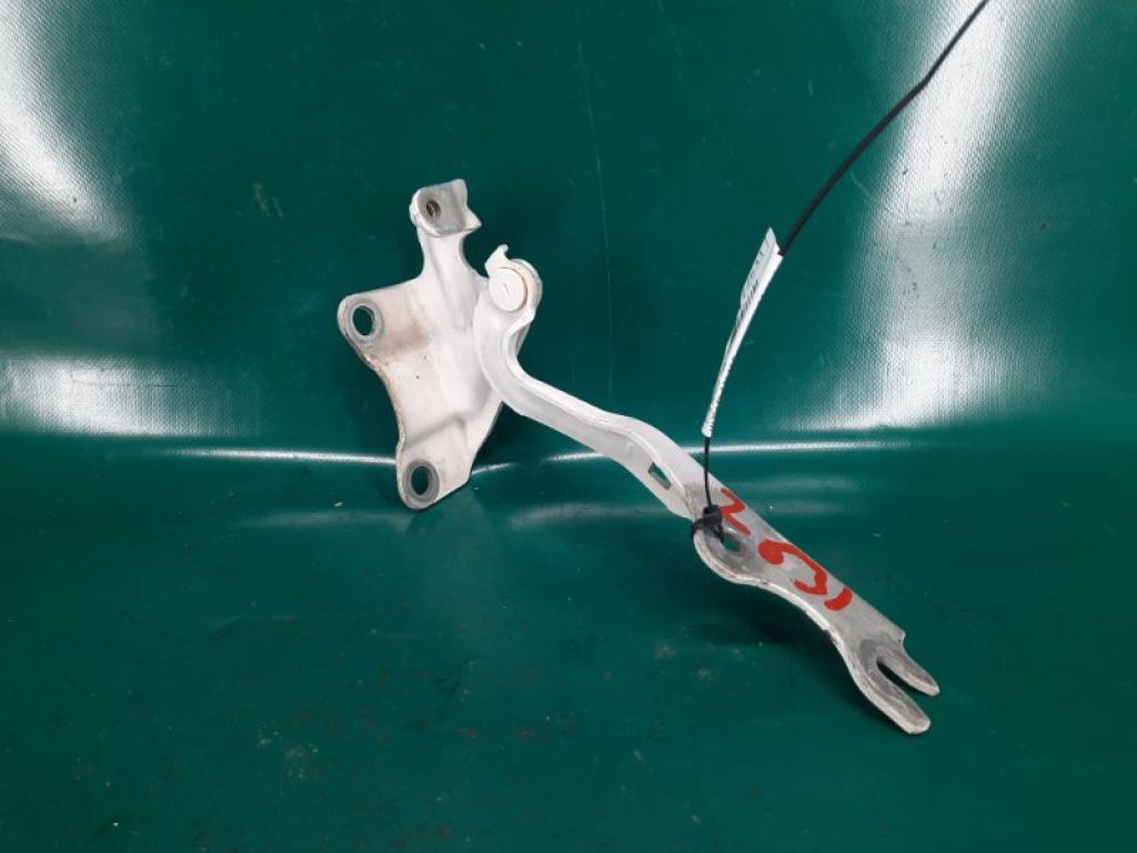 EG21-52-420B | Петля капоту лів. MAZDA CX-7 06-12