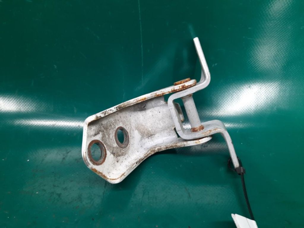 D461-72-240B | Петля двері нижня задн. прав. MAZDA CX-7 06-12 - Фото 2