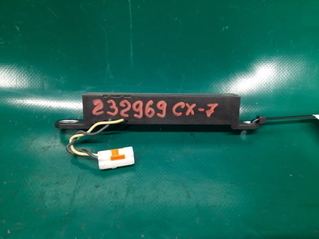 EG23-67-6N1A | Антенна передн. прав. MAZDA CX-7 06-12