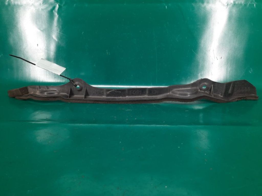 EG21-56-396D | Накладка крыла переднего внутренняя лів. MAZDA CX-7 06-12
