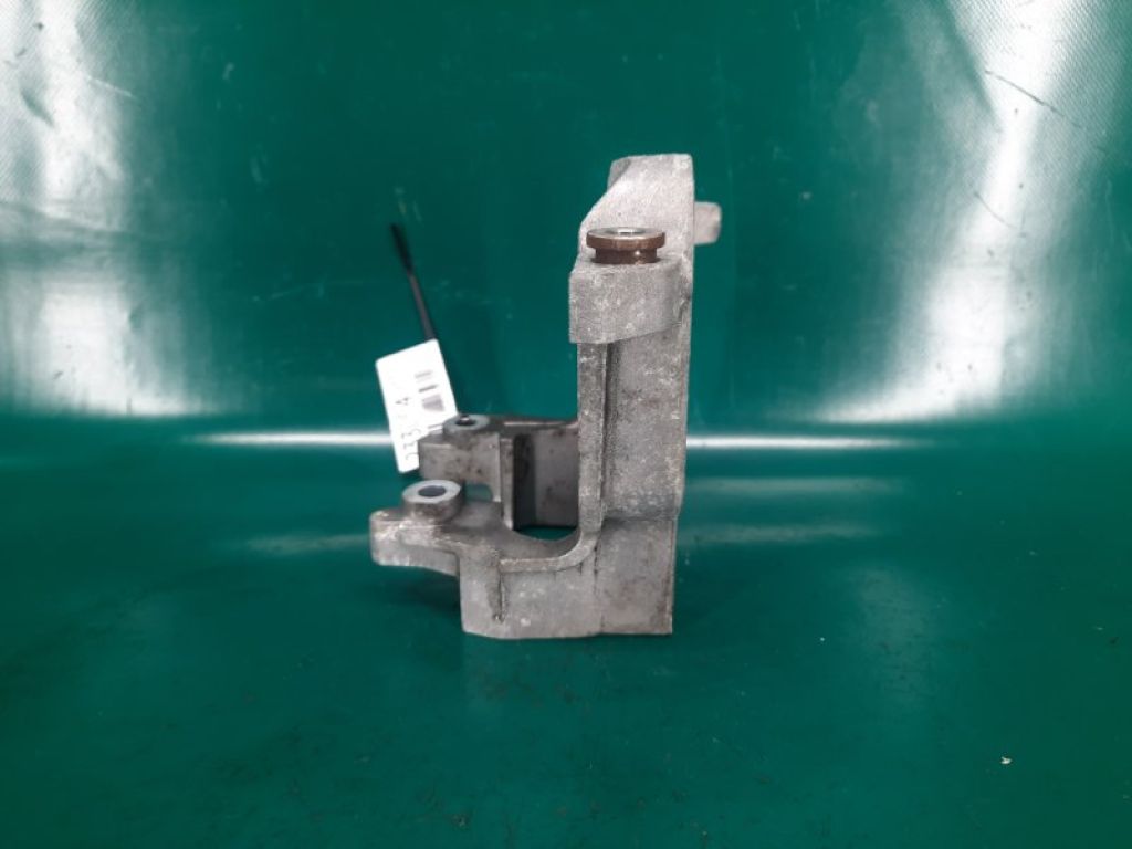 L3K9-13-428A | Кронштейн ТНВД MAZDA CX-7 06-12 - Фото 3
