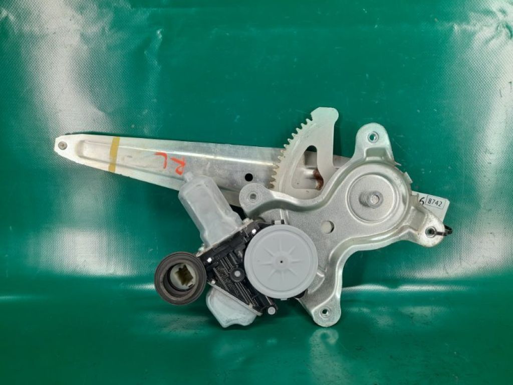 69804-22200 | Стеклоподъемник задн. лев. LEXUS GS350 GS300 05-11