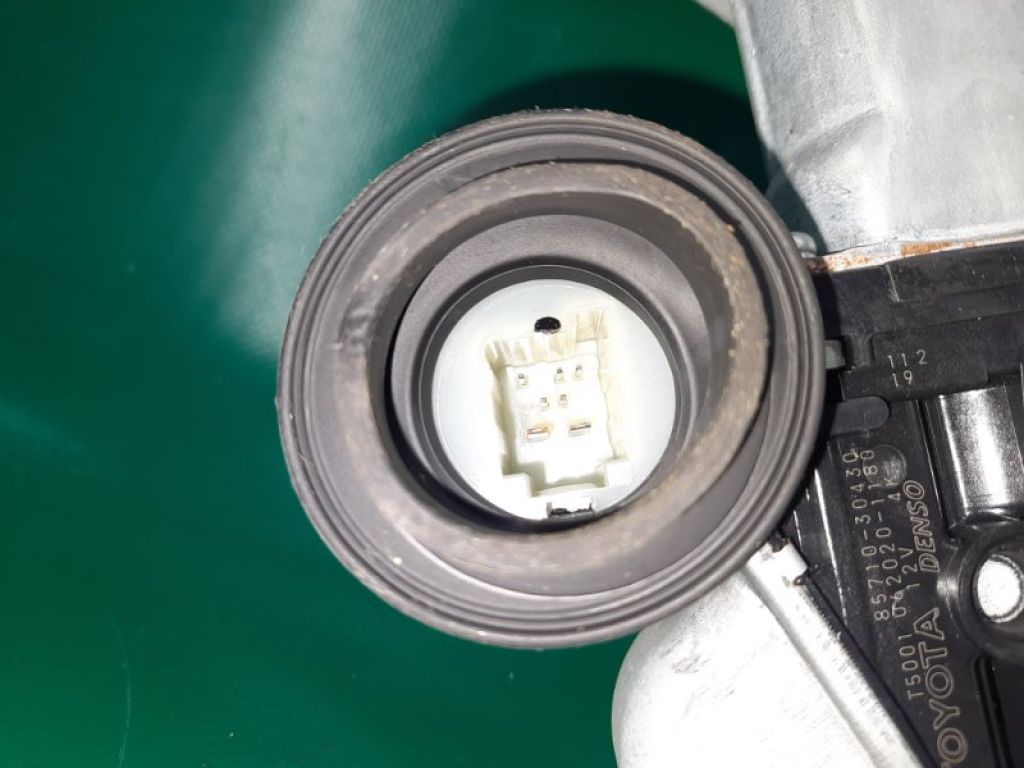 69804-22200 | Стеклоподъемник задн. лев. LEXUS GS350 GS300 05-11 - Фото 4