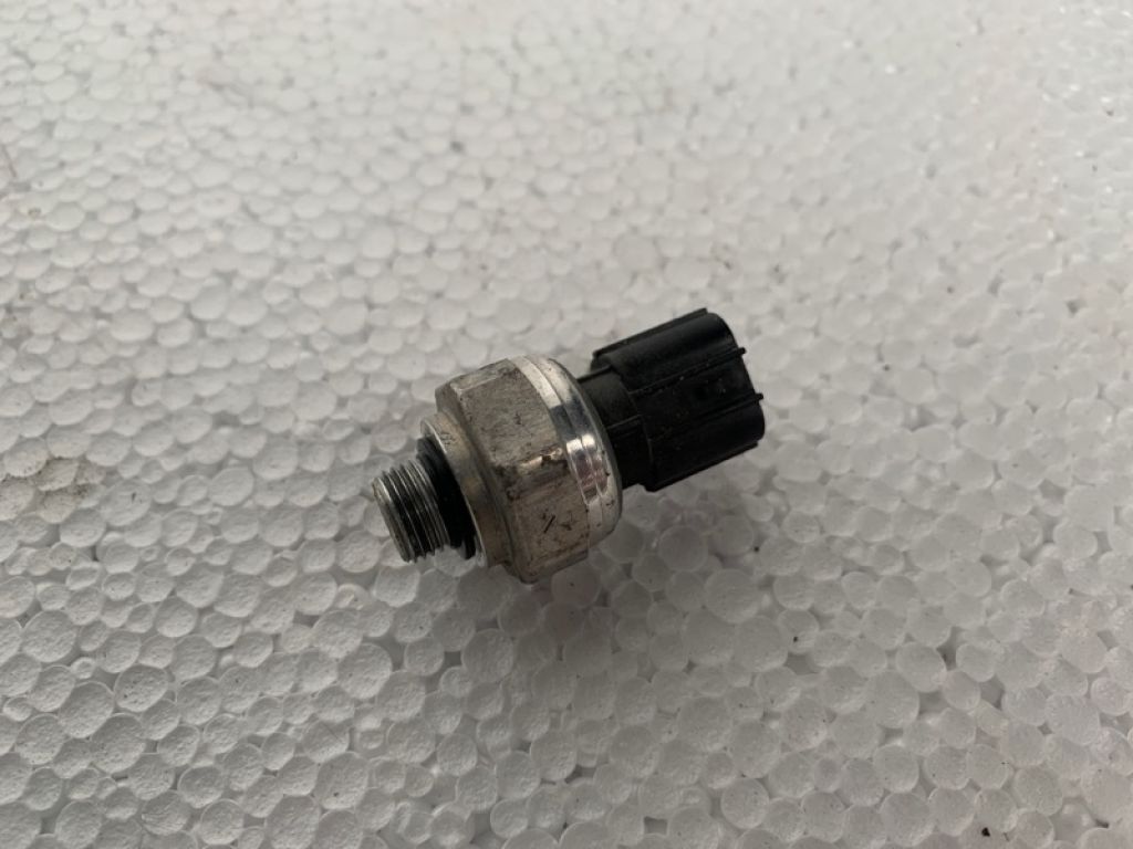 80450-T2F-A01 | Датчик давления кондиционера HONDA ACCORD CU8 / TSX 08-14