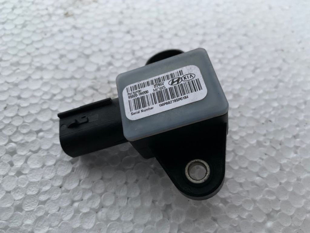 95920-1M200 | Датчик удара передн. HYUNDAI SONATA YF 10-14