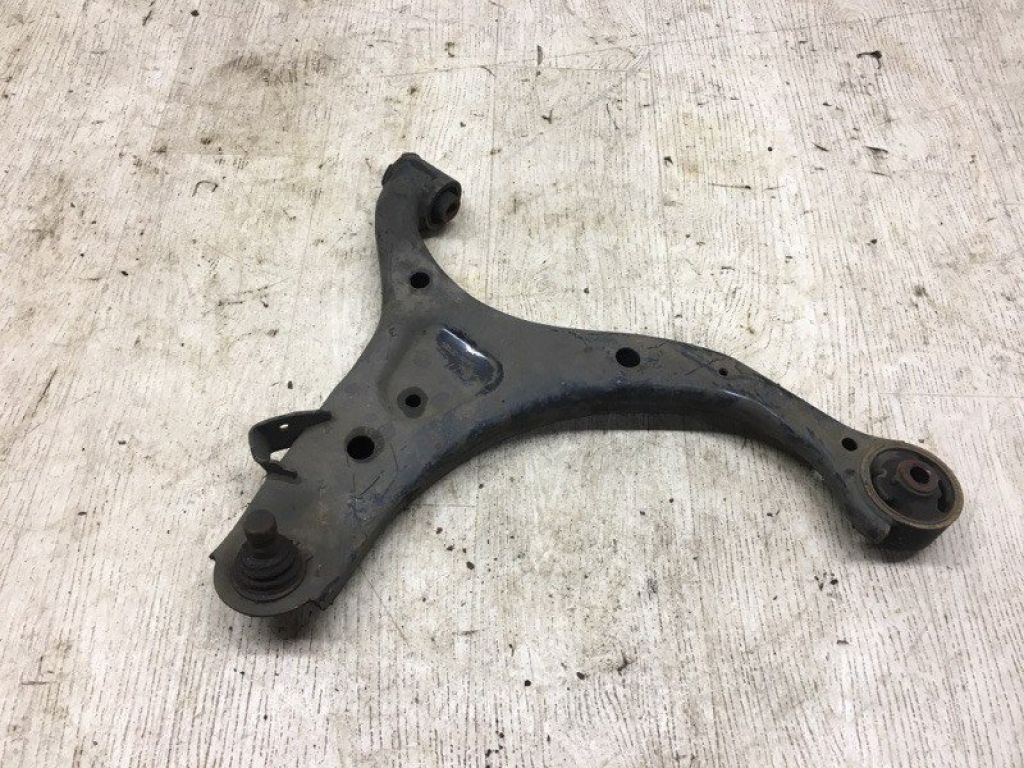 54501-2B000 | Важіль передньої підвіски нижній прав. HYUNDAI SANTA FE (CM) 05-12