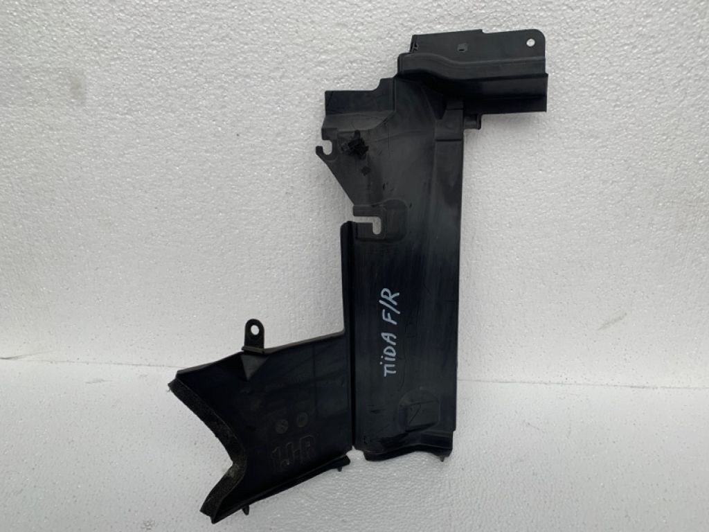 62822-1JY0A | Дефлектор радіатора прав. NISSAN TIIDA/VERSA C11 04-11