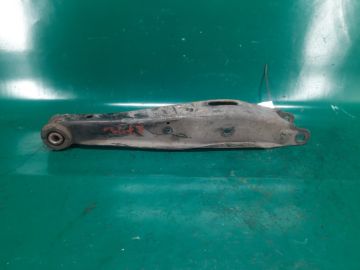 Важіль задньої підвіски нижній поперечний прав. LEXUS GS350 GS300 05-11