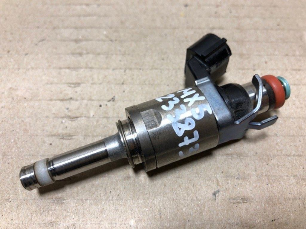 PE01-13-250B | Форсунка паливна MAZDA MX-5 15-