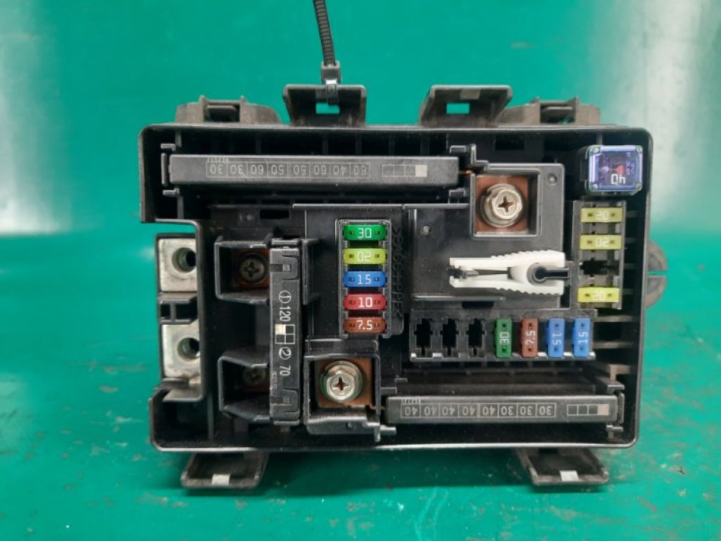 38246-STX-A01 | Блок предохранителей моторный отсек ACURA MDX (YD2) 06-13