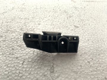 Кронштейн переднього бампера прав. SUBARU LEGACY 03-09 BL/BP