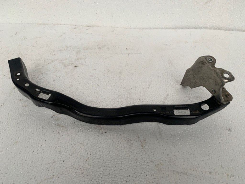 57707AG21A | Кронштейн кріплення фари прав. SUBARU LEGACY 03-09 BL/BP