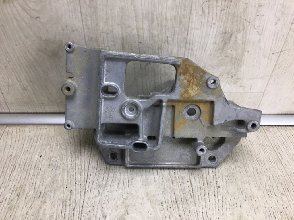 11220-1KF1A | Кронштейн опори двигуна лів. NISSAN JUKE 10-19 - Фото 2