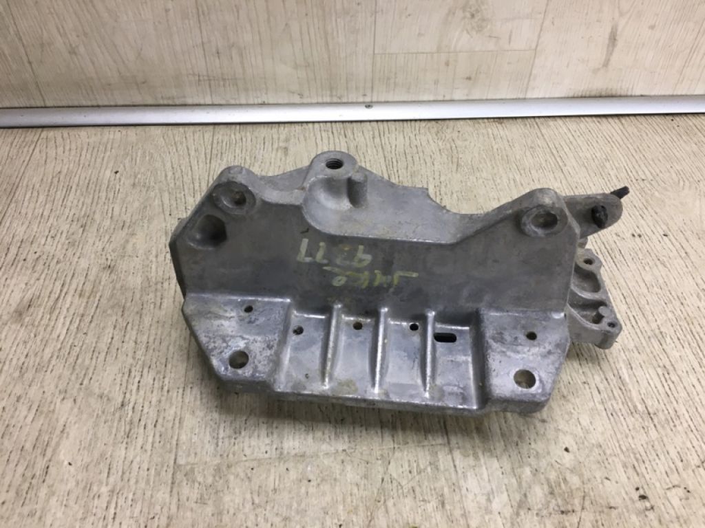 11220-1KF1A | Кронштейн опори двигуна лів. NISSAN JUKE 10-19 - Фото 3