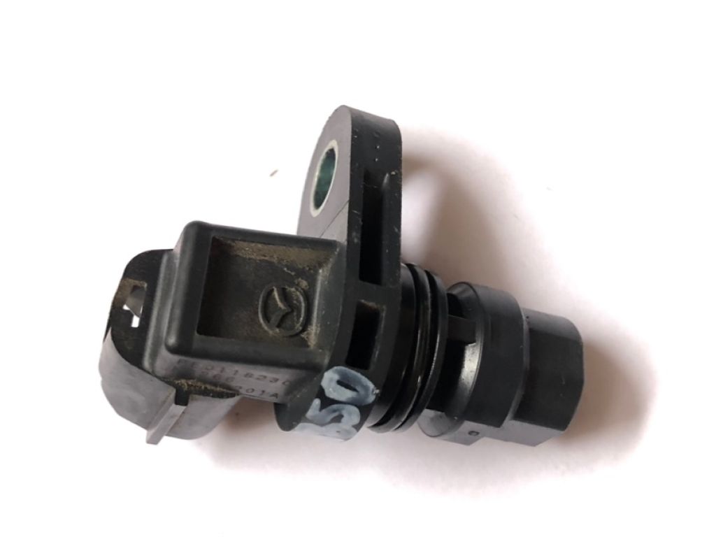 PE01-18-230 | Датчик положения распредвала MAZDA MX-5 15-