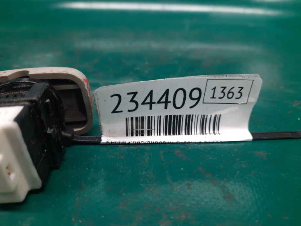 81255-SZ3-A01 | Кнопка регулировки сиденья передн. лев. ACURA MDX (YD2) 06-13 - Фото 2