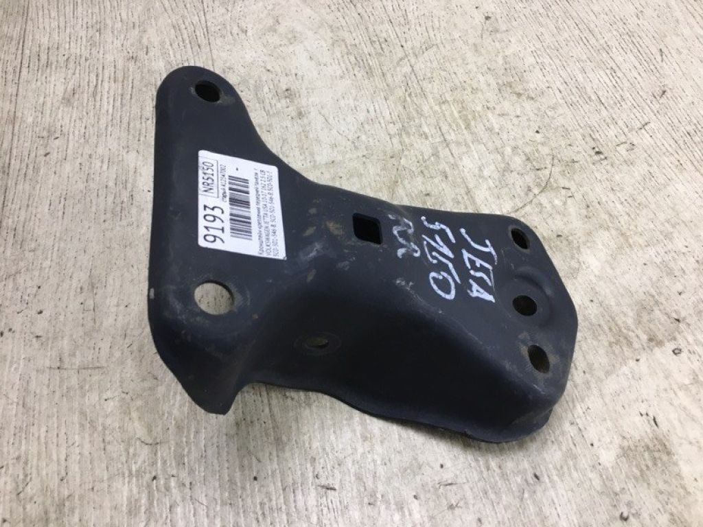 5C0 501 546 B | Кронштейн крепления передней панели прав. VOLKSWAGEN JETTA USA 10-17