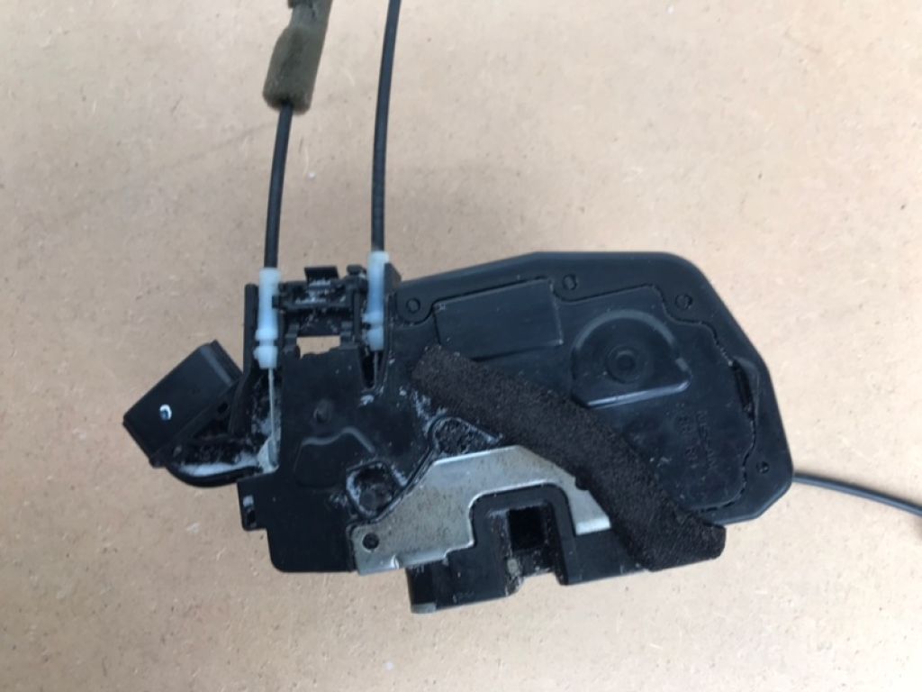 82500-1MA0A | Замок двері задн. прав. INFINITI M25/M37/M56/Q70/M35H 10-16