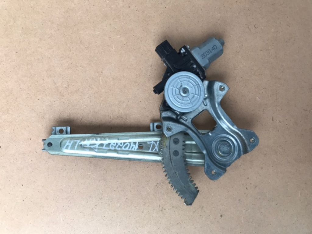 MR573879 | Склопідйомник задн. лів. MITSUBISHI OUTLANDER XL 05-13