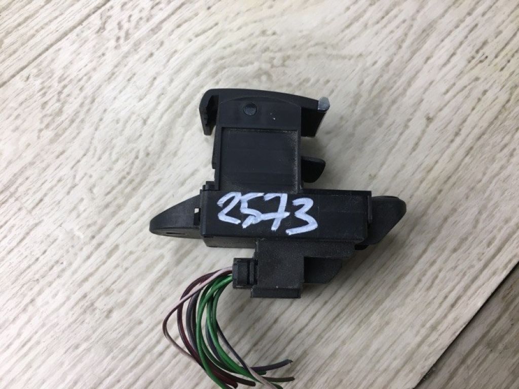 7P5 927 225 | Кнопка стояночного тормоза PORSCHE CAYENNE 10-18