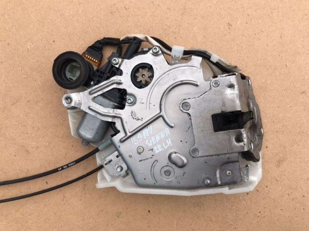 69300-08020 | Замок двері бічної задн. лів. TOYOTA SIENNA 11-16