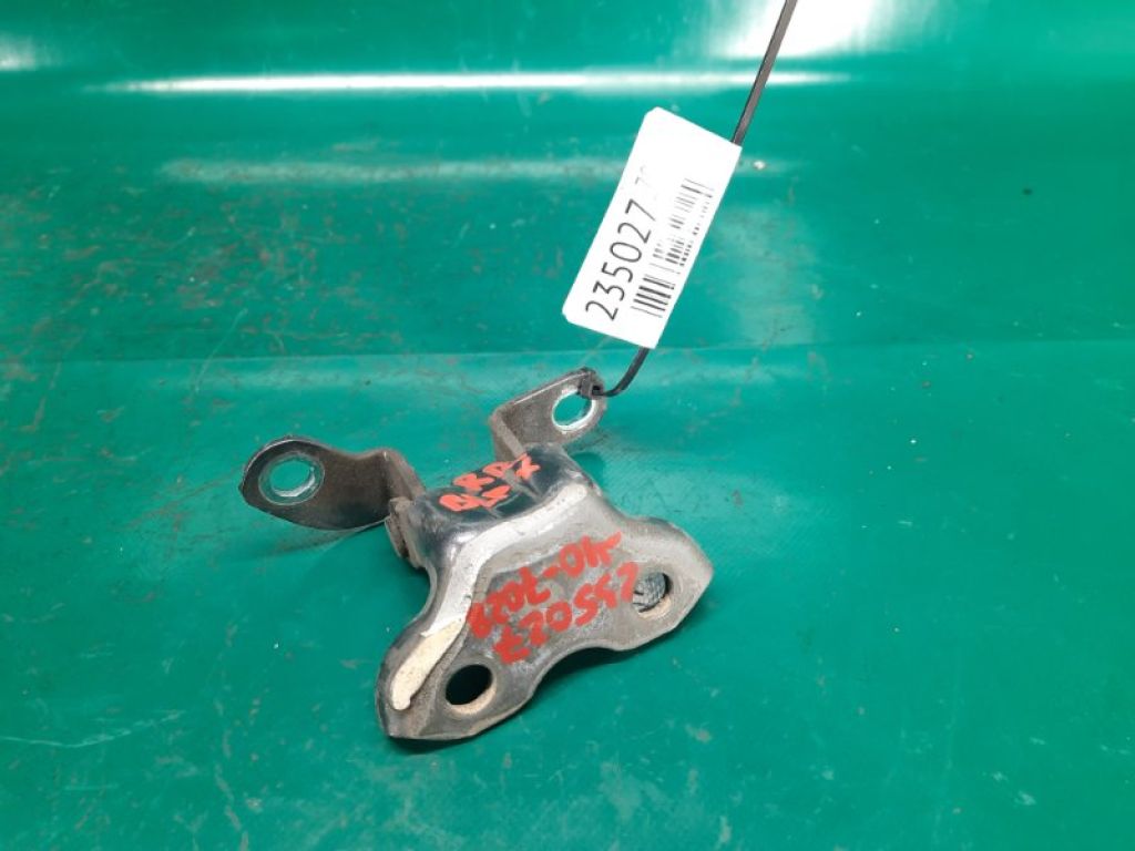 68750-06010 | Петля двері верхня задн. прав. TOYOTA CAMRY 40 06-11