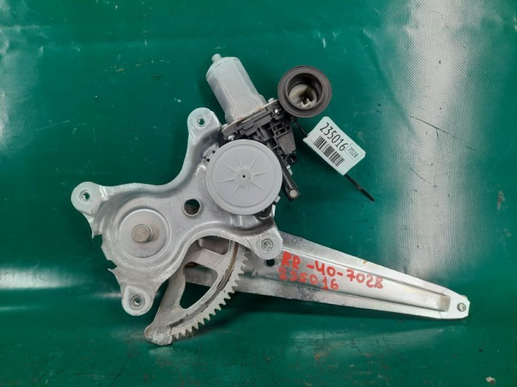 69803-06110 | Стеклоподъемник задн. прав. TOYOTA CAMRY 40 06-11