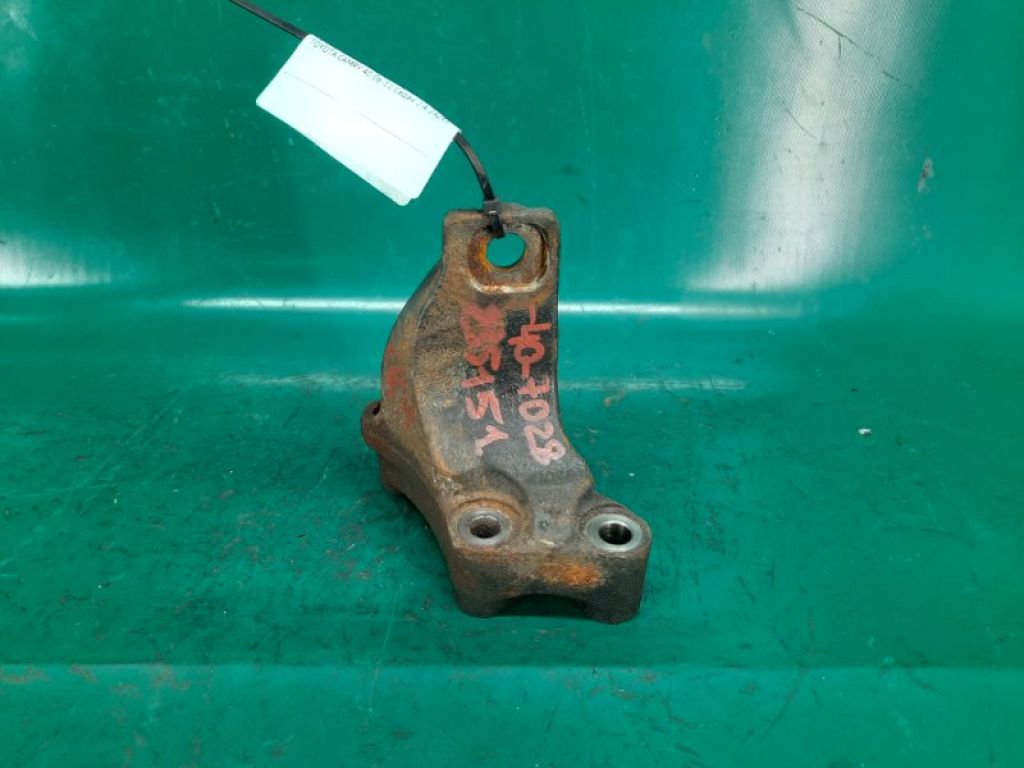 12315-0H080 | Кронштейн двигуна прав. TOYOTA CAMRY 40 06-11