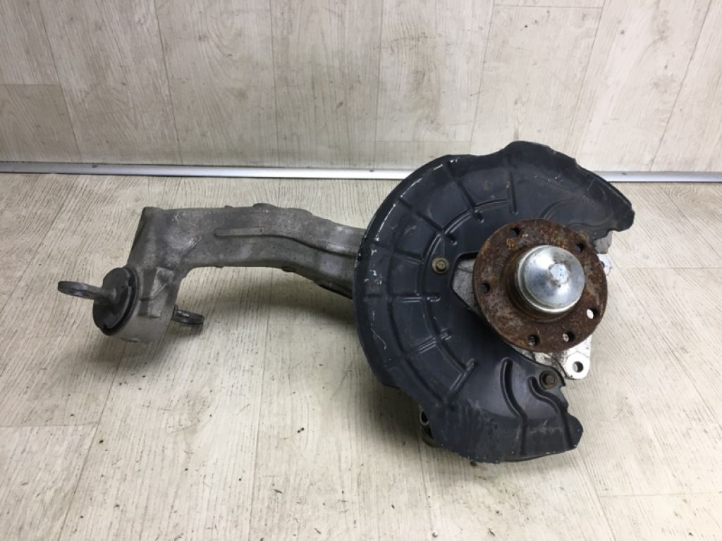 68204866AA | Цапфа задн. прав. DODGE DART 12-16