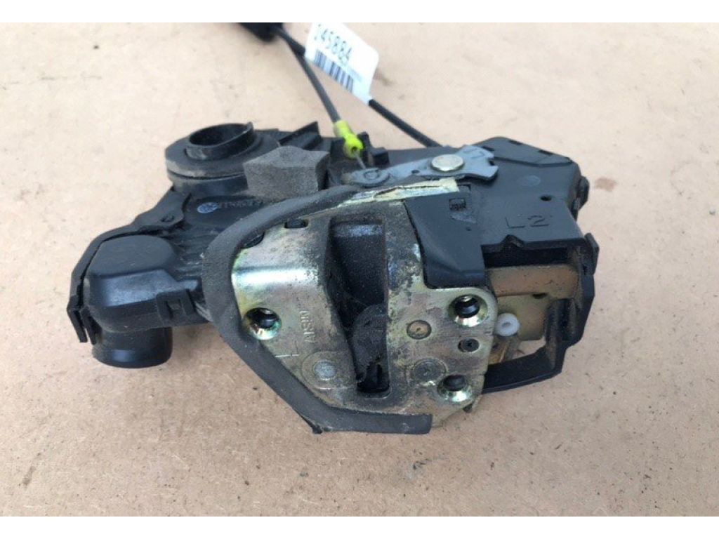 69040-AA050 | Замок двері передн. лів. TOYOTA CAMRY 30 02-06