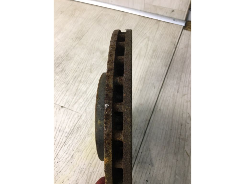 BV6Z-1125-E | Тормозной диск передний FORD FOCUS 10-18 - Фото 3