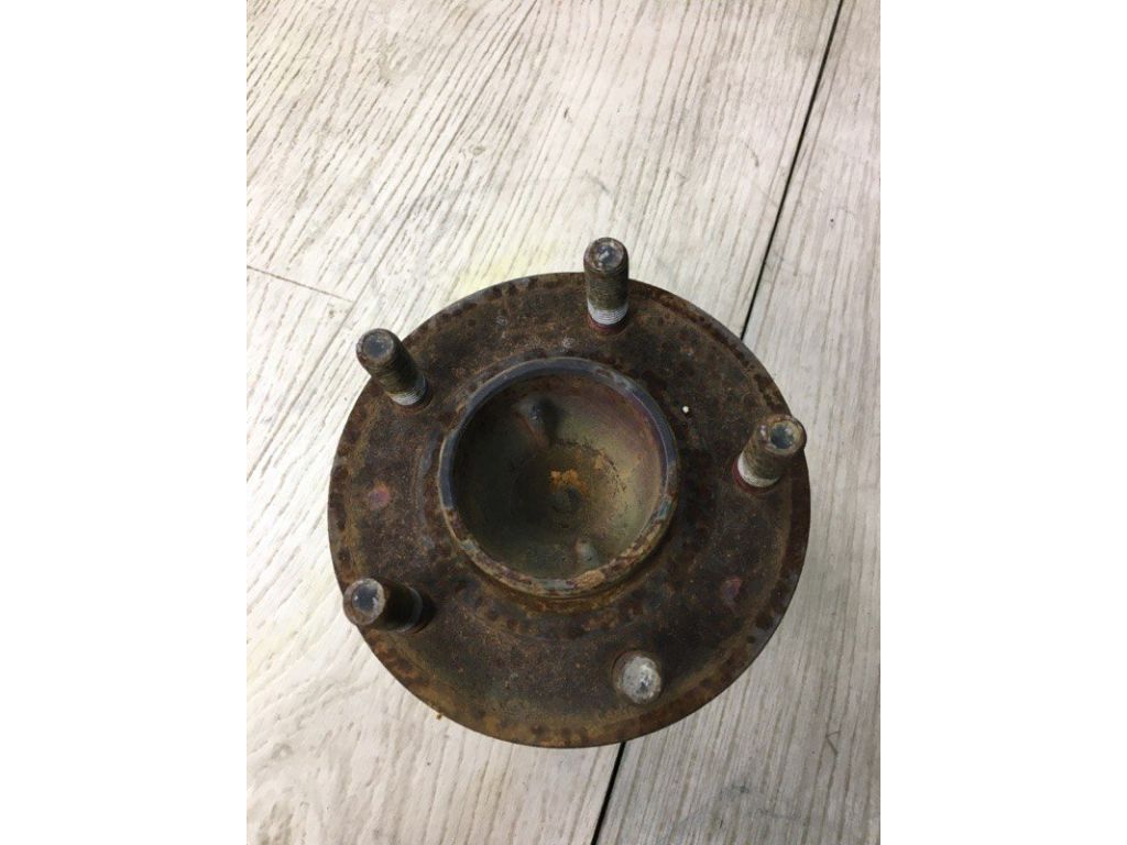 BV6Z-1104-B | Ступица задн. прав. FORD FOCUS 10-18 - Фото 3