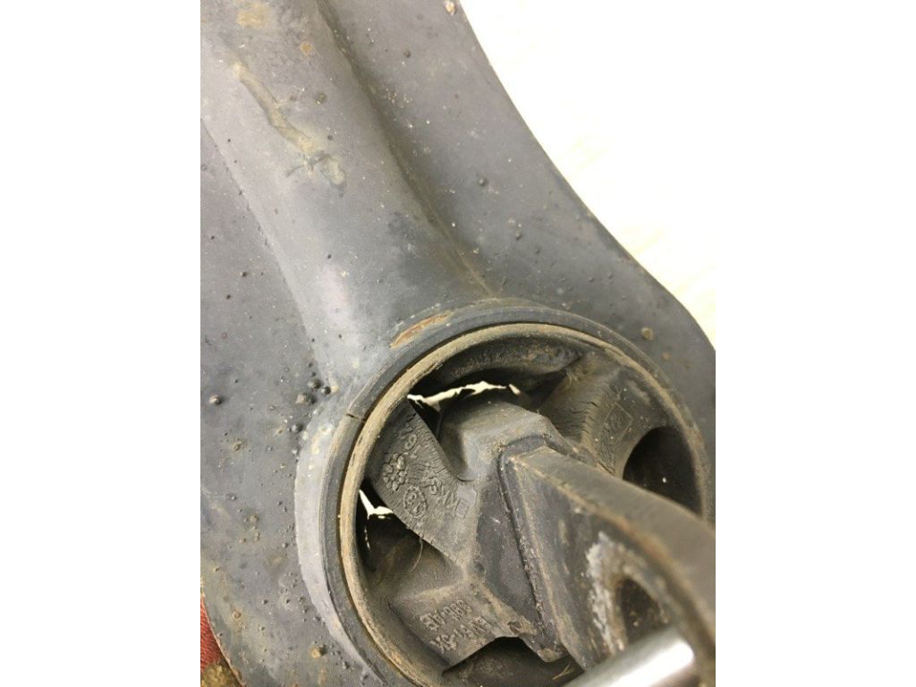 BV6Z-5A968-B | Рычаг задней подвески продольный прав. FORD FOCUS 10-18 - Фото 6