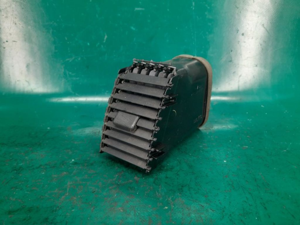 55670-AA030-E0 | Дефлектор воздушный прав. TOYOTA CAMRY 30 02-06