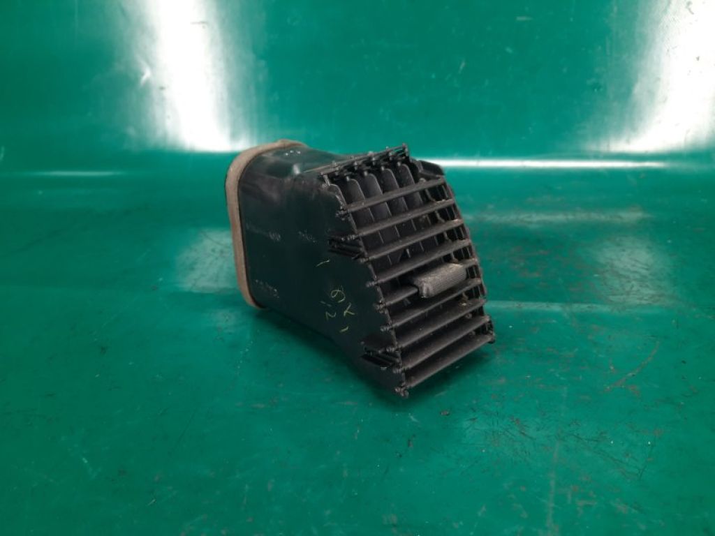 55650-AA020-E0 | Дефлектор воздушный лев. TOYOTA CAMRY 30 02-06
