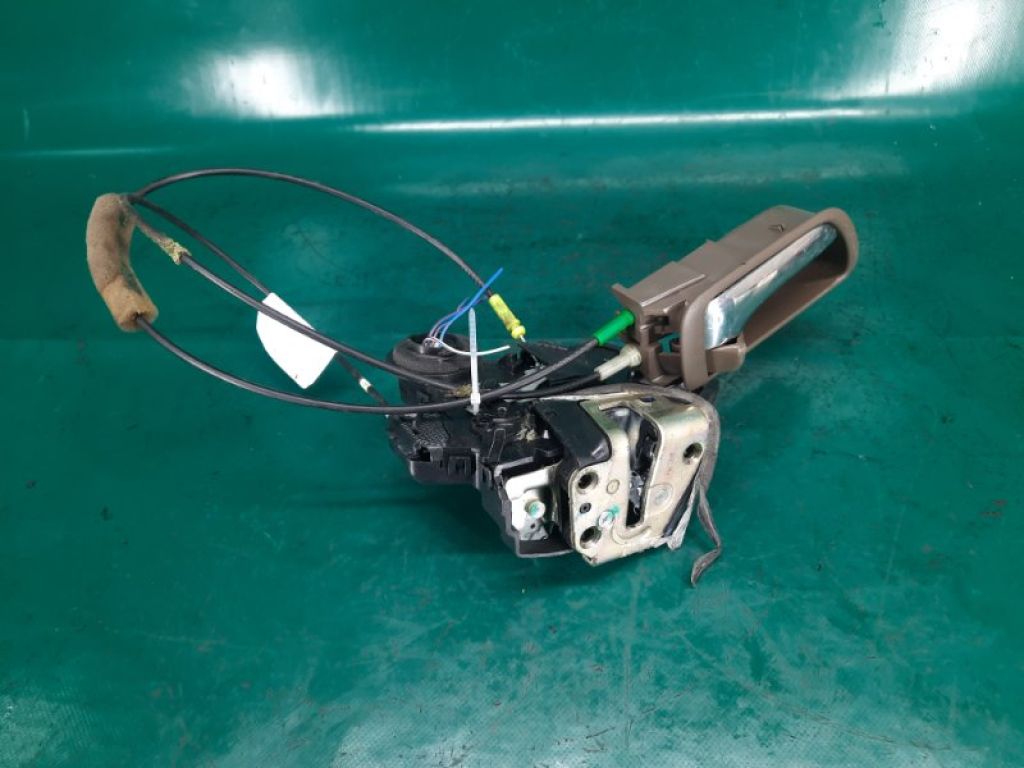 69050-AA020 | Замок двери задн. прав. TOYOTA CAMRY 30 02-06