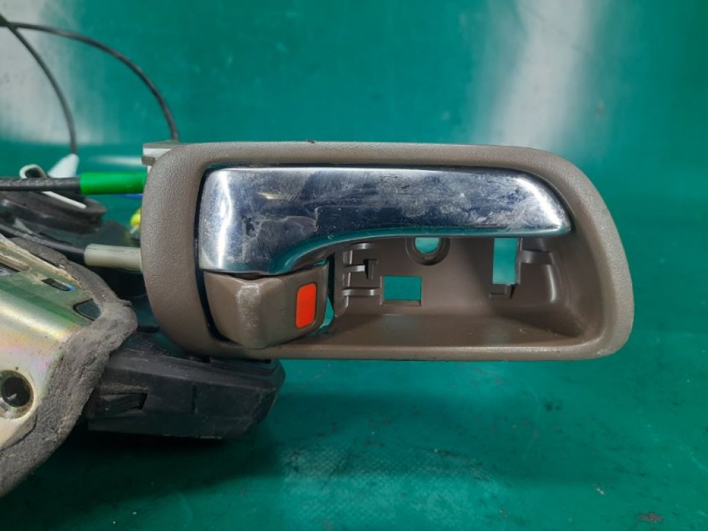 69050-AA020 | Замок двери задн. прав. TOYOTA CAMRY 30 02-06 - Фото 3