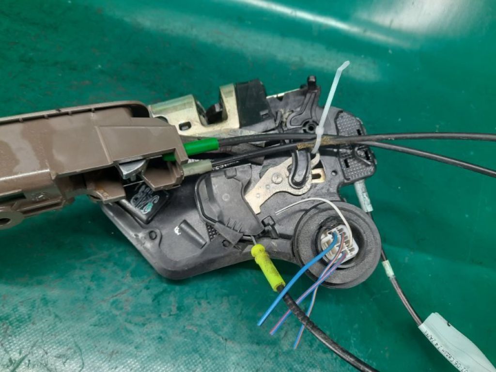 69050-AA020 | Замок двери задн. прав. TOYOTA CAMRY 30 02-06 - Фото 5