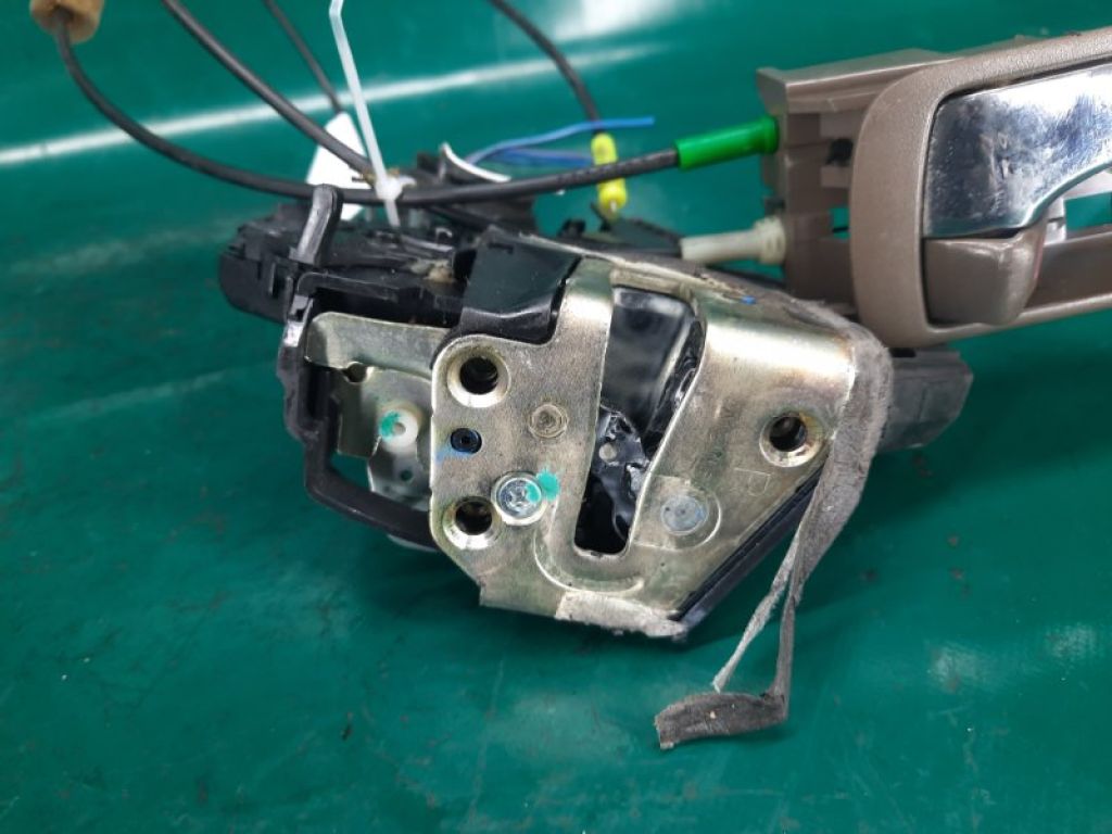 69050-AA020 | Замок двери задн. прав. TOYOTA CAMRY 30 02-06 - Фото 6