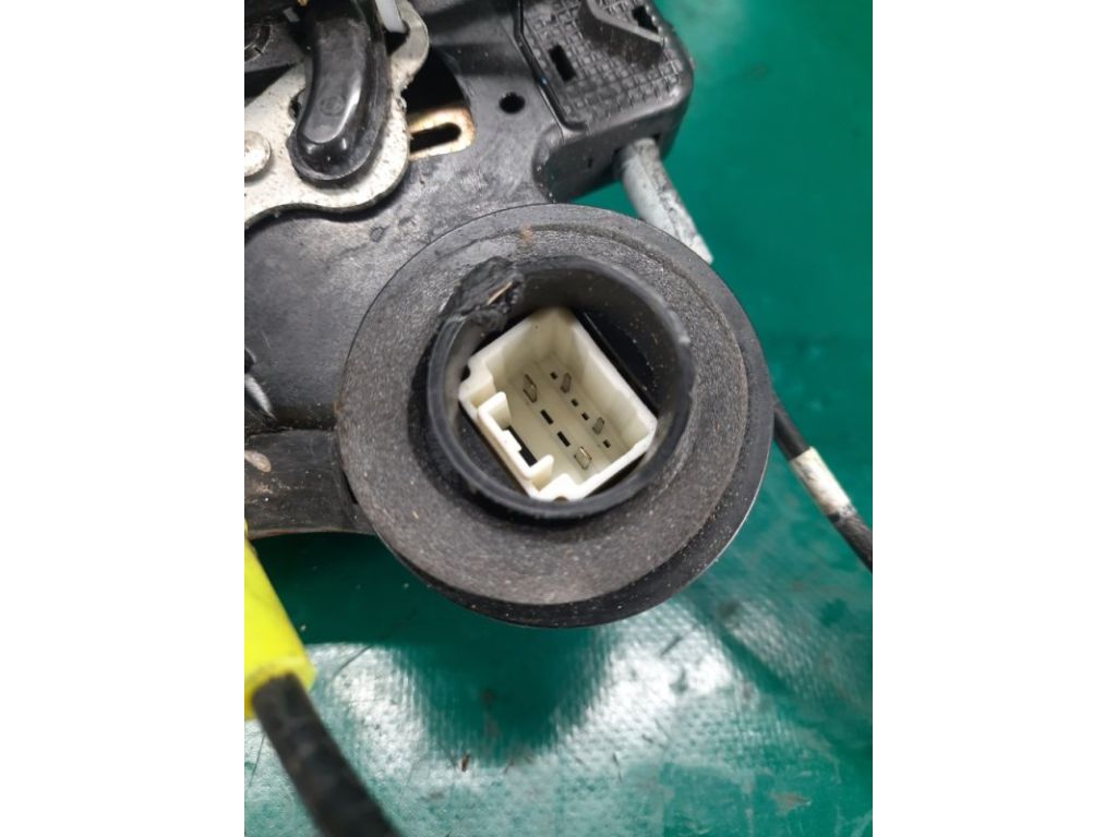 69050-AA020 | Замок двери задн. прав. TOYOTA CAMRY 30 02-06 - Фото 8