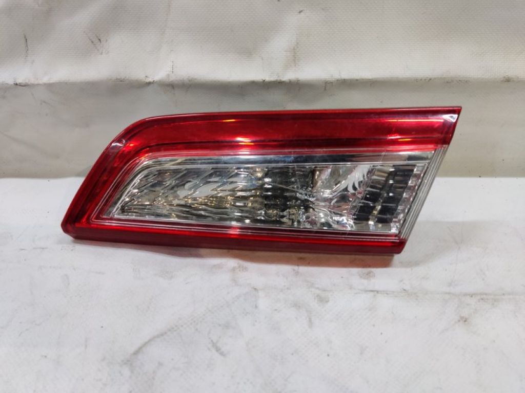 81580-06380 | Фонарь внутренний задн. прав. TOYOTA CAMRY 50 12-15