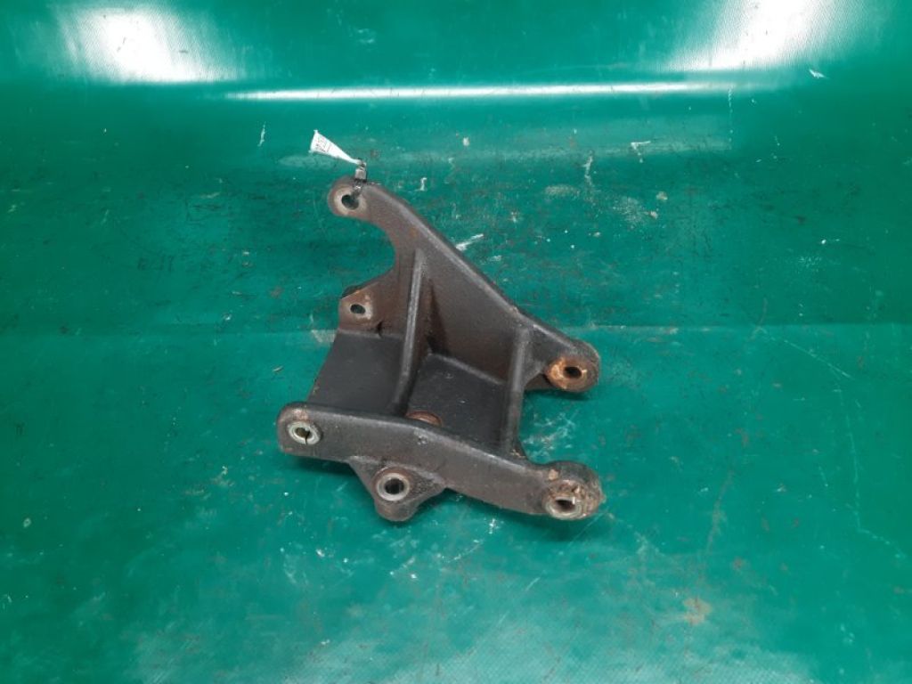 MN158000 | Кронштейн насоса гідропідсилювача керма MITSUBISHI OUTLANDER 03-07