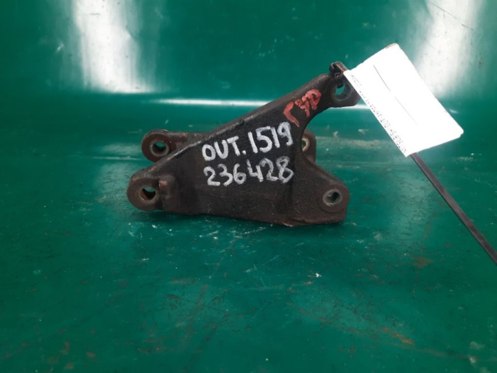 MN158000 | Кронштейн насоса гідропідсилювача керма MITSUBISHI OUTLANDER 03-07 - Фото 2