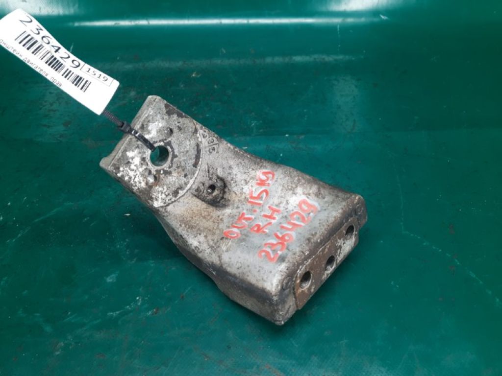 MR961111 | Кронштейн двигателя прав. MITSUBISHI OUTLANDER 03-07