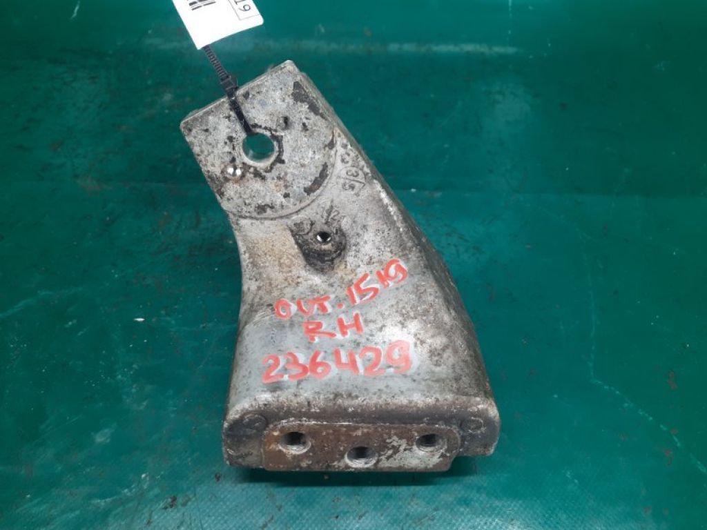 MR961111 | Кронштейн двигателя прав. MITSUBISHI OUTLANDER 03-07 - Фото 2