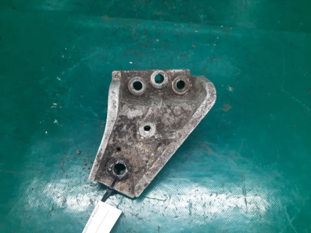 MR961111 | Кронштейн двигателя прав. MITSUBISHI OUTLANDER 03-07 - Фото 4