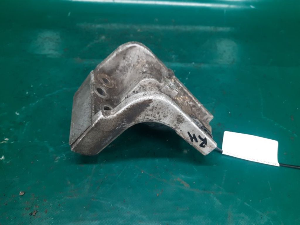 MR961111 | Кронштейн двигателя прав. MITSUBISHI OUTLANDER 03-07 - Фото 6