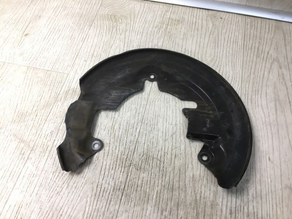 CV6Z-2K004-A | Защита тормозного диска передн. прав. FORD FOCUS 10-18 - Фото 2