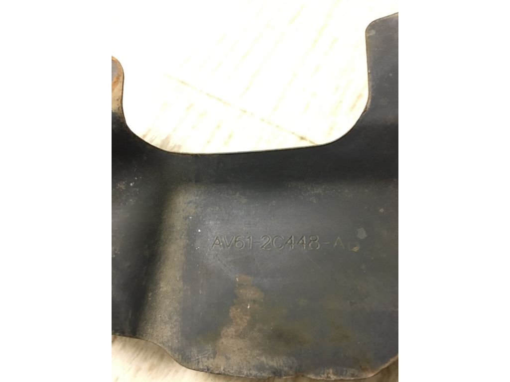 CV6Z-2K004-A | Защита тормозного диска передн. прав. FORD FOCUS 10-18 - Фото 3