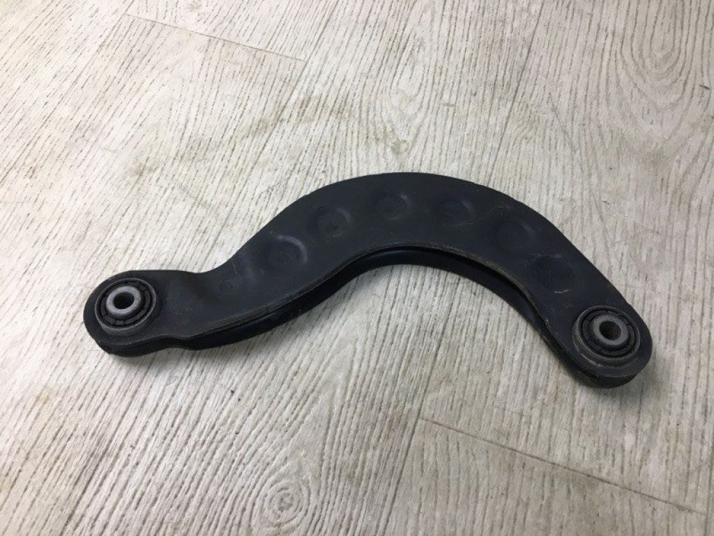 AV6Z-5500-B | Рычаг задней подвески продольный FORD FOCUS 10-18 - Фото 2